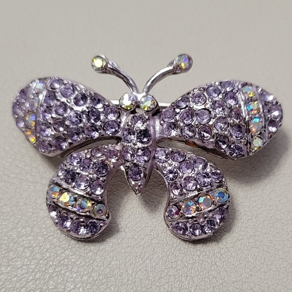 The Unbranded Brand Jewelry - Vintage Unsigned Silver Tone Purple Lilac Rhinestone Glitzy Butterfly Brooch Pin